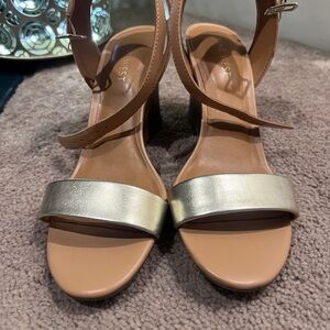 Nine West Tan Ankle Strap Sandals with Metallic Gold Toe Band